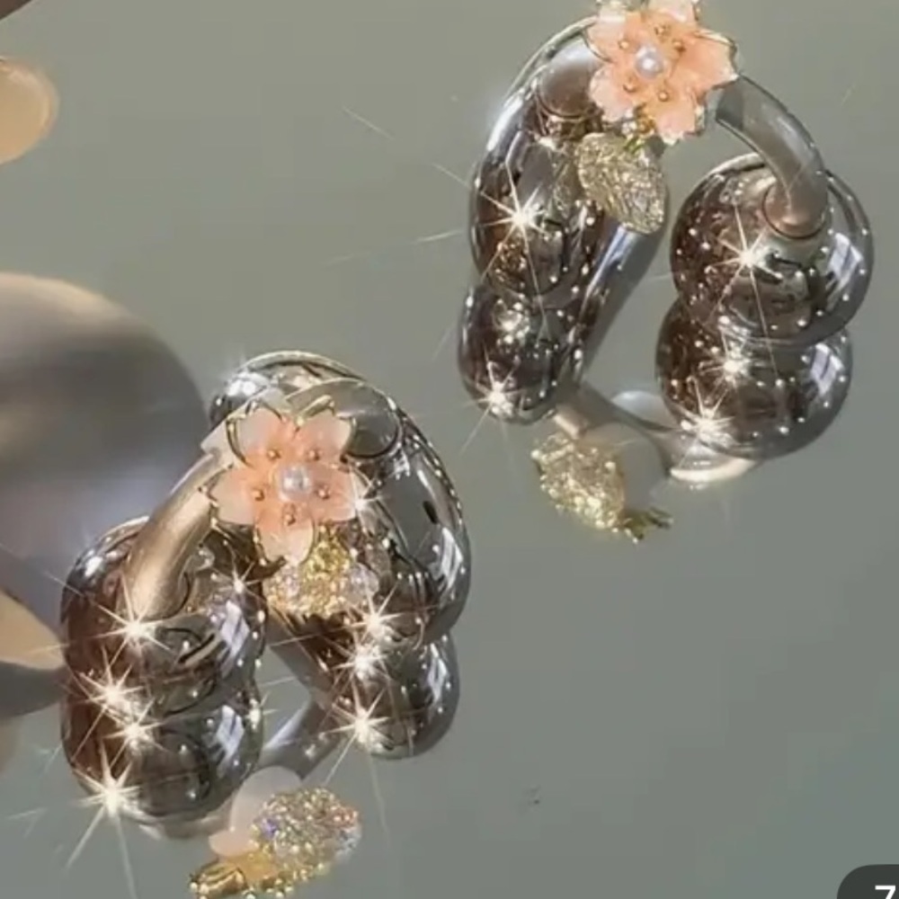 Pink Floral Pearl Clip Accessory